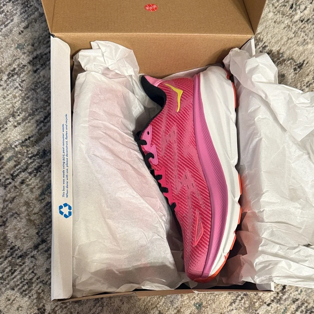 NIB✨ | Women’s HOKA Clifton 9 | Size 7B - Picture 2 of 7